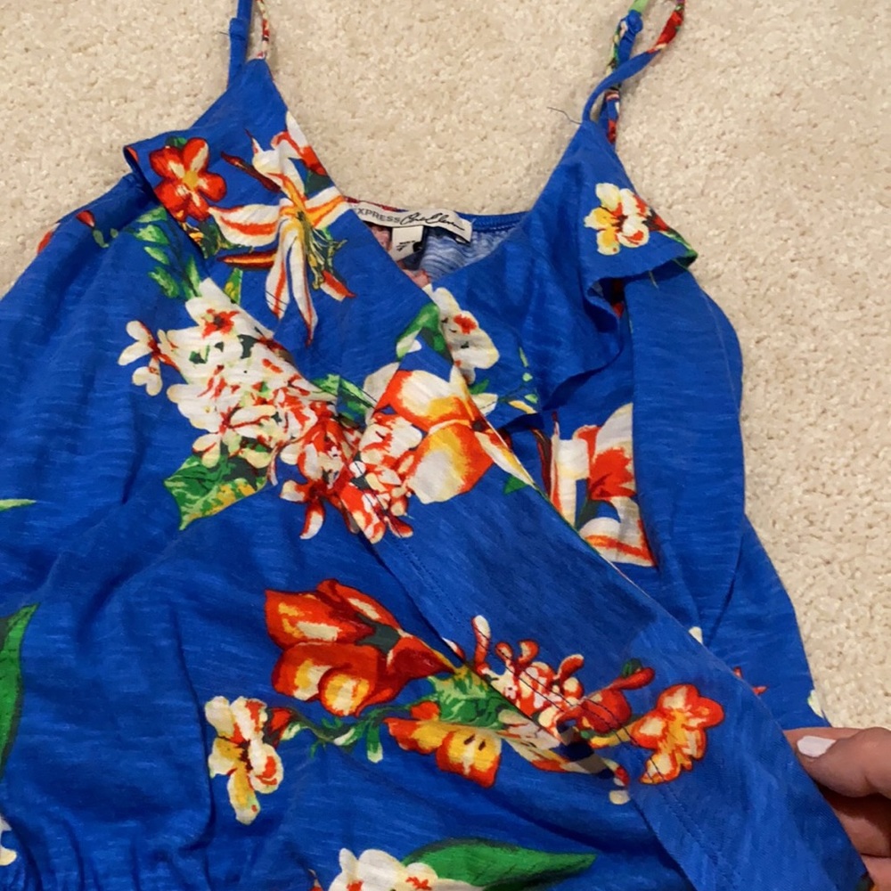 Express Floral Ruffle Elastic Hem Tank - Picture 2 of 3